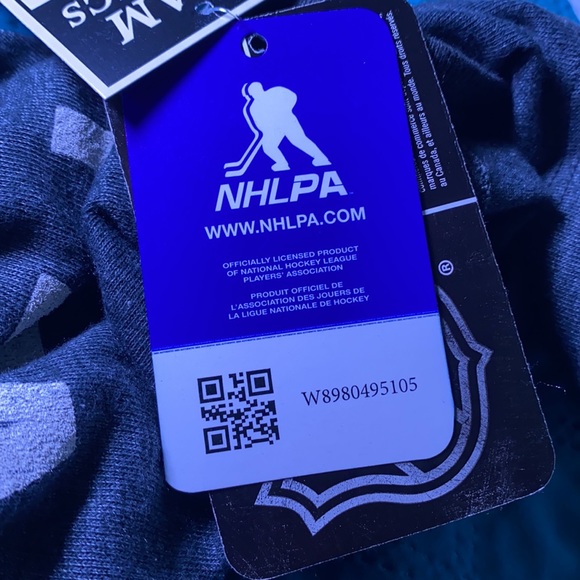 Los Angeles Kings WOMEN V-Neck T-Shirt Crown Logo 🥅🏒 HOCKEY Small t-shirt - Picture 10 of 11